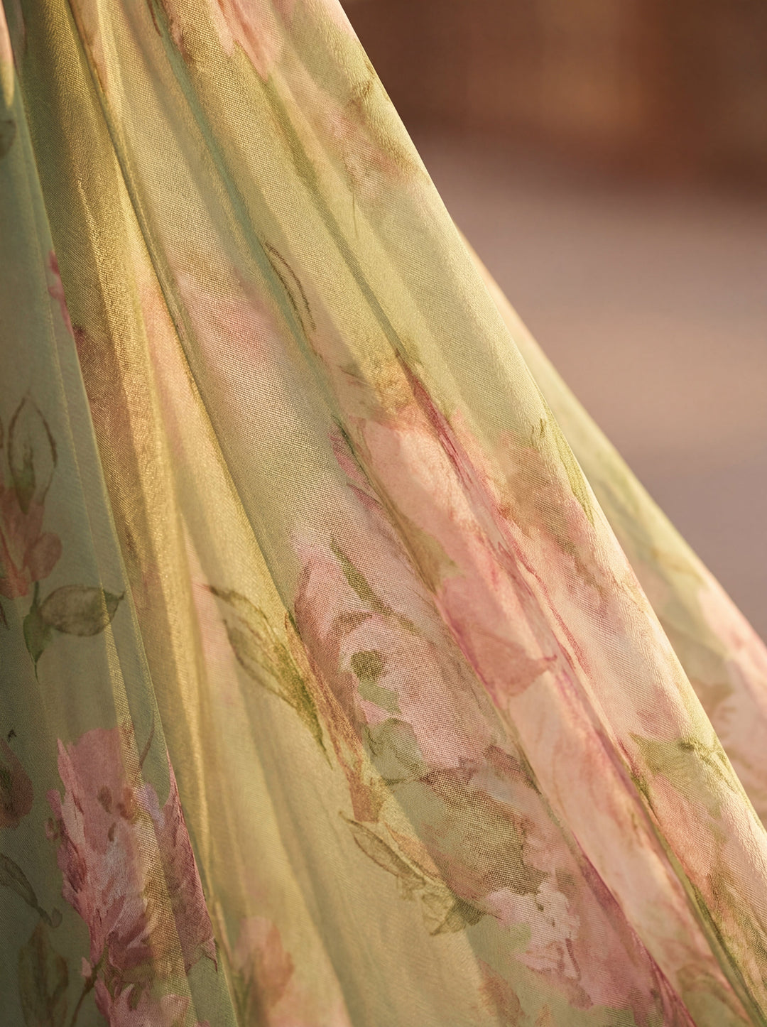 Carla | Vestido elegante fluido con estampado floral